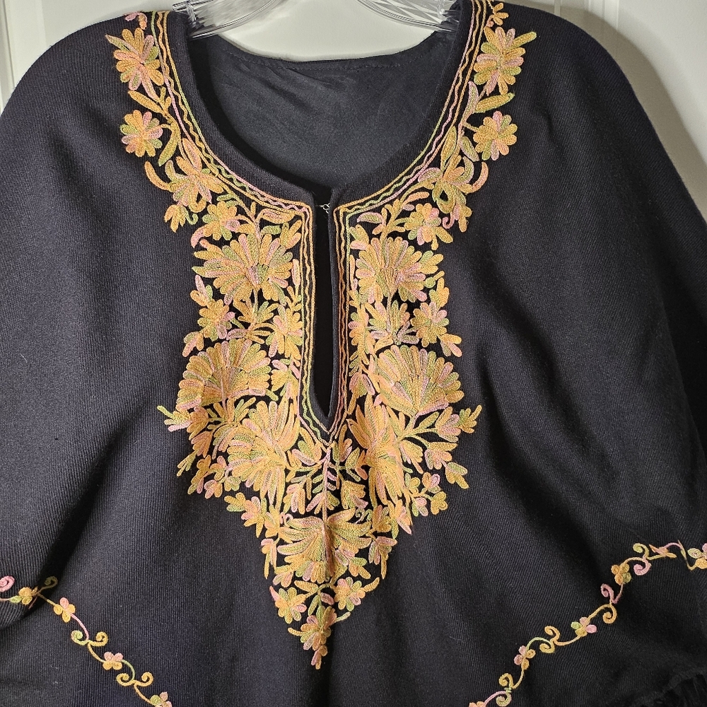 Embroidered Poncho Black Boho Fringe Hem Oversized Festival Top Bohemian Artsy - Picture 5 of 14